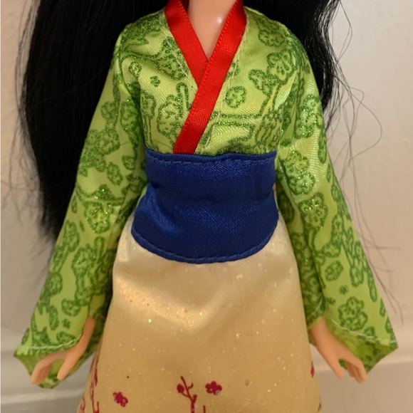 DISNEY PRINCESS MULAN ROYAL SHIMMER DOLL - Picture 2 of 5
